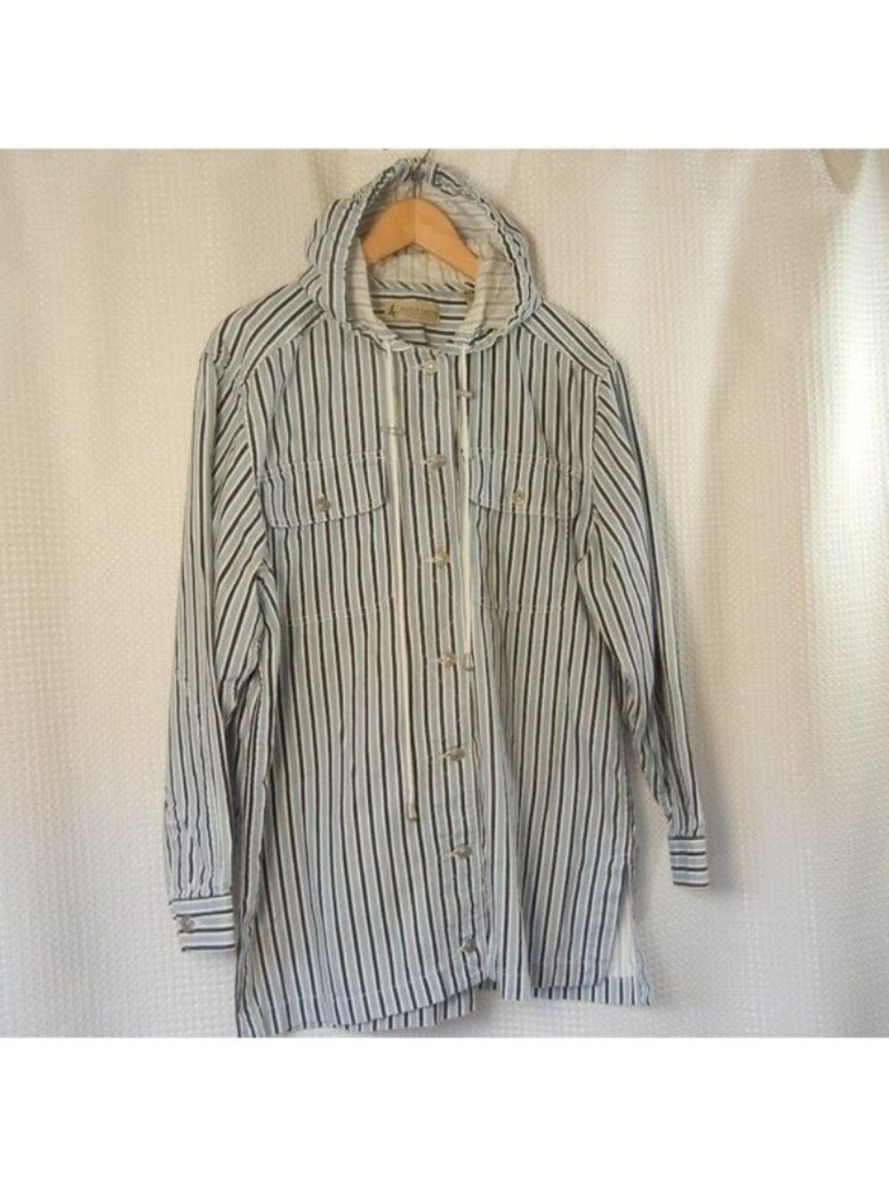 VTG Marsh Landing hooded 100% cotton MED striped button up light jacket.